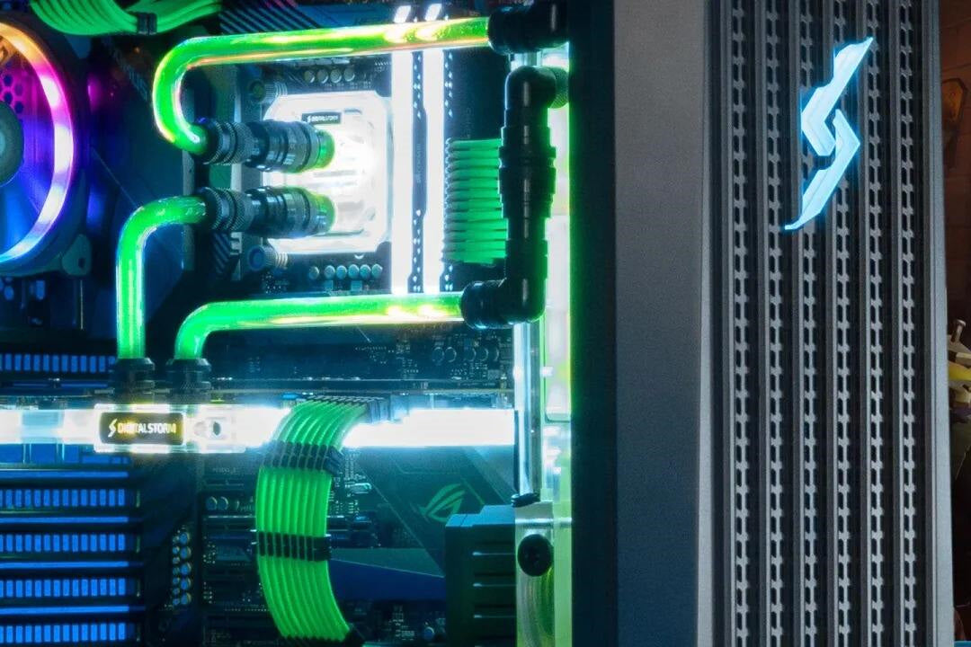 HIGH-PERFORMANCE GAMING DESKTOP COMPUTER