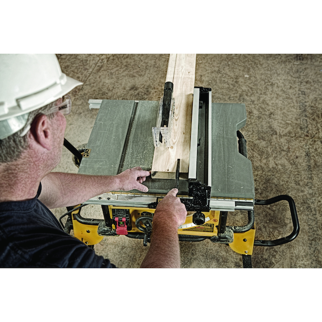Dewalt Table Saw with Rolling Stand – 10-in – 15 A