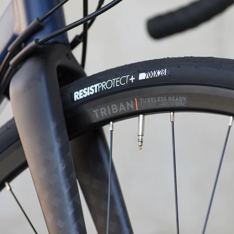 Triban RC520, Shimano 105 Disc Brake Aluminum Road Bike