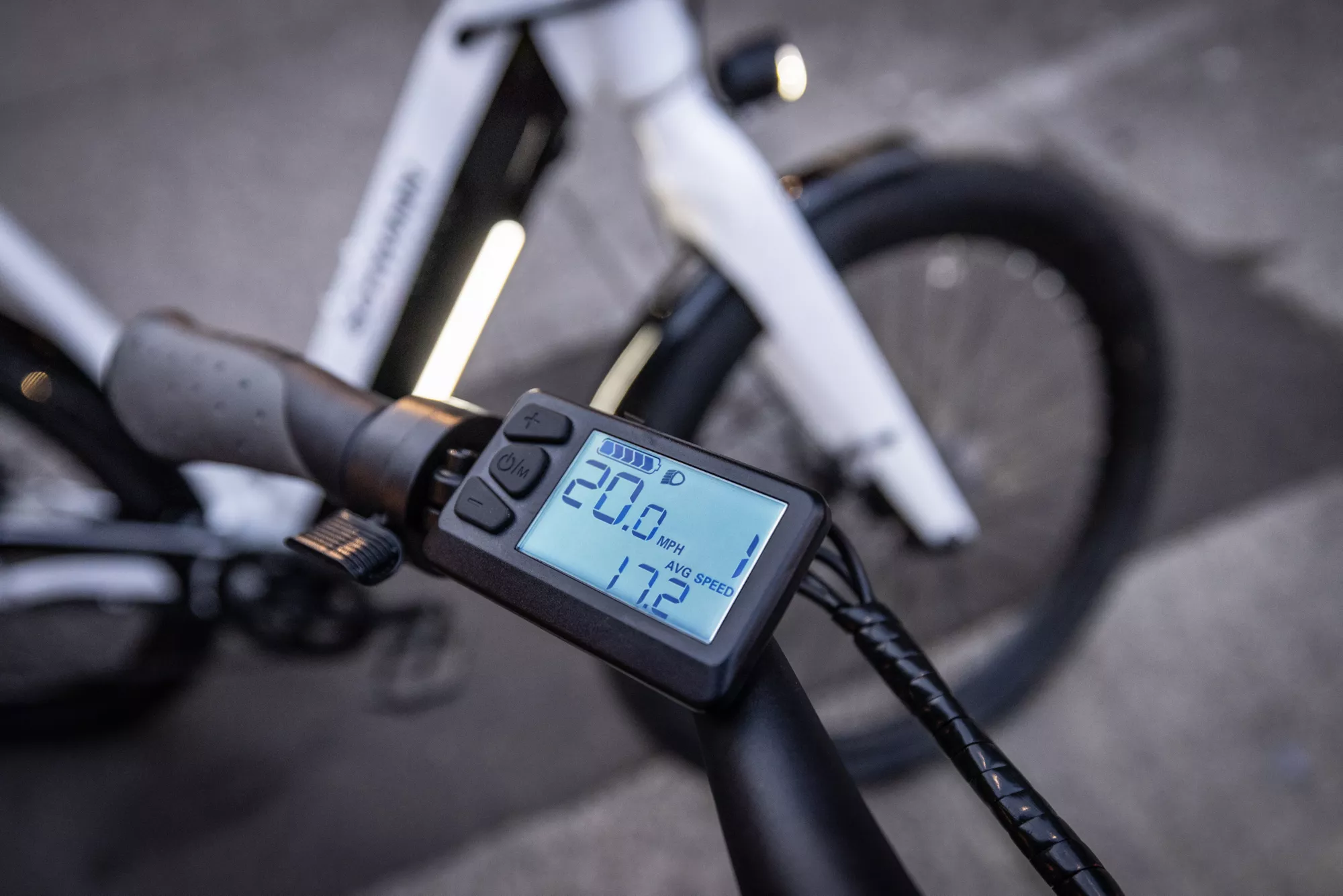 Schwinn Adult Coston 27.5�� CE Electric Hybrid Bike