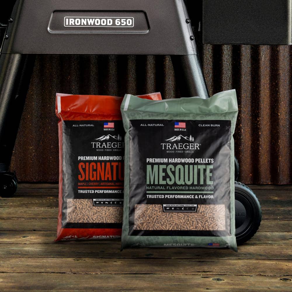 20lb Signature Blend and 20lb Mesquite Wood Pellets (2-Pack)