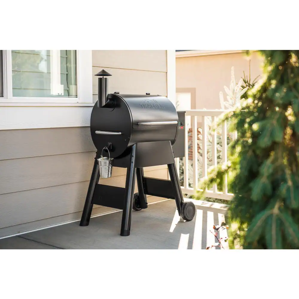 Pro 575 Wifi Pellet Grill and Smoker in Black