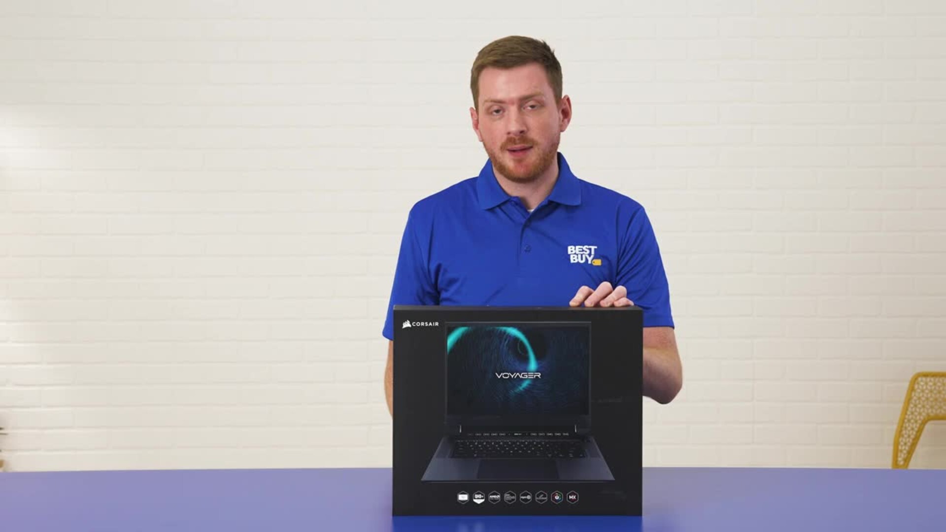 CORSAIR - Voyager a1600 16” 240Hz Gaming Laptop QHD - AMD Ryzen R9 6900HS AMD Radeon RX 6800M with 32GB Memory and 2TB - PCIe SSD - Black