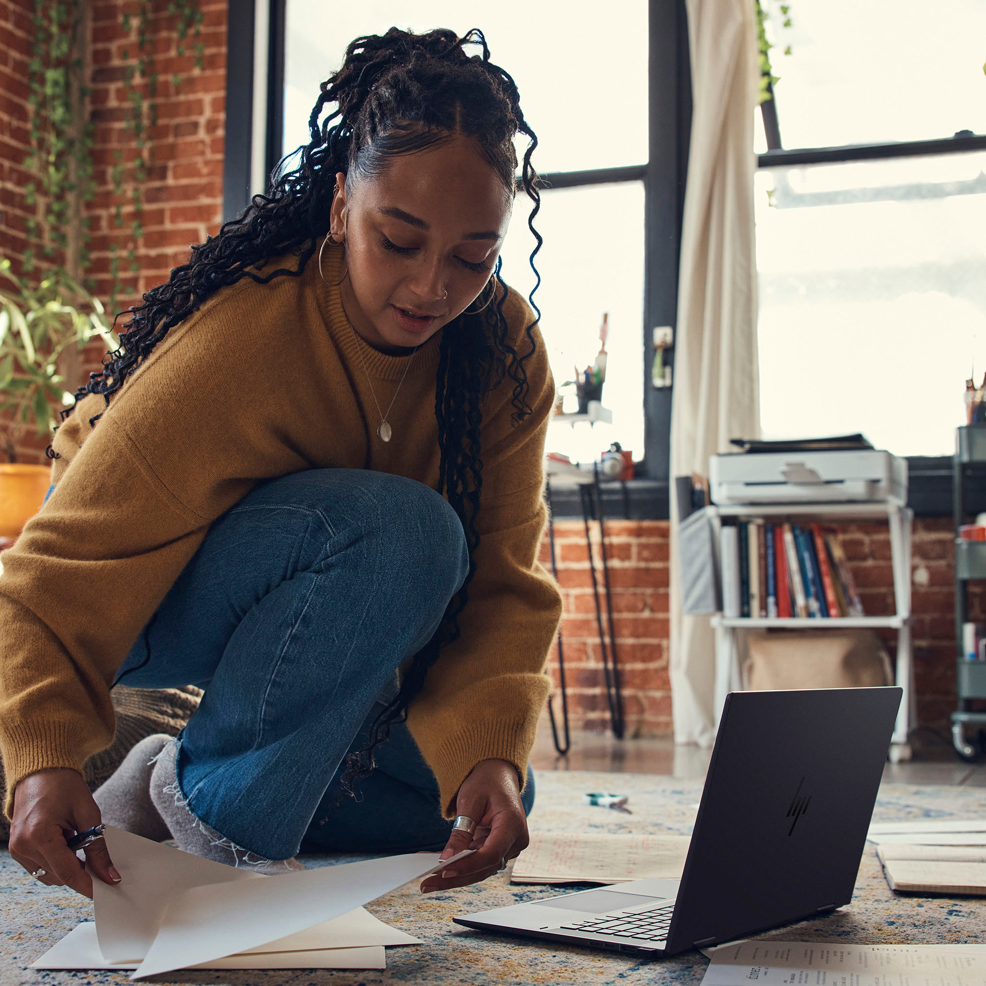 HP - ENVY 2-in-1 15.6" Full HD Touch-Screen Laptop - AMD Ryzen 5 7530U - 8GB Memory - 256GB SSD - Nightfall Black