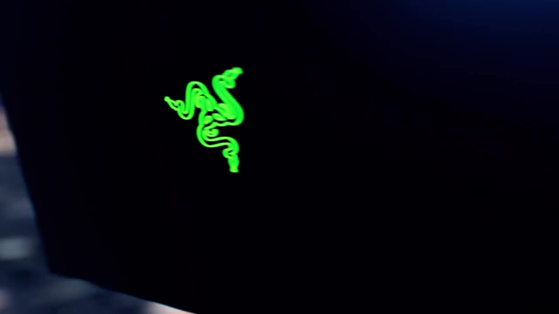 Razer - Blade 15 - 15.6" Gaming Laptop - QHD- 240HZ - Intel Core i7 - NVIDIA GeForce RTX 3060 - 16GB RAM - 1TB SSD - Black