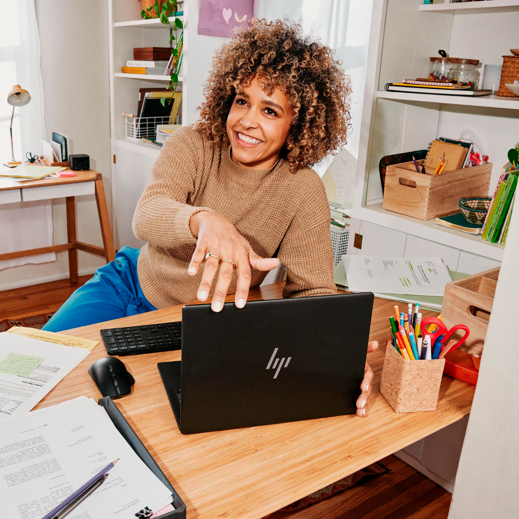 HP - Dragonfly Pro 14" Wide Ultra XGA Touch-Screen Laptop - AMD Ryzen 7 - 16GB Memory - 512GB SSD - Sparkling Black